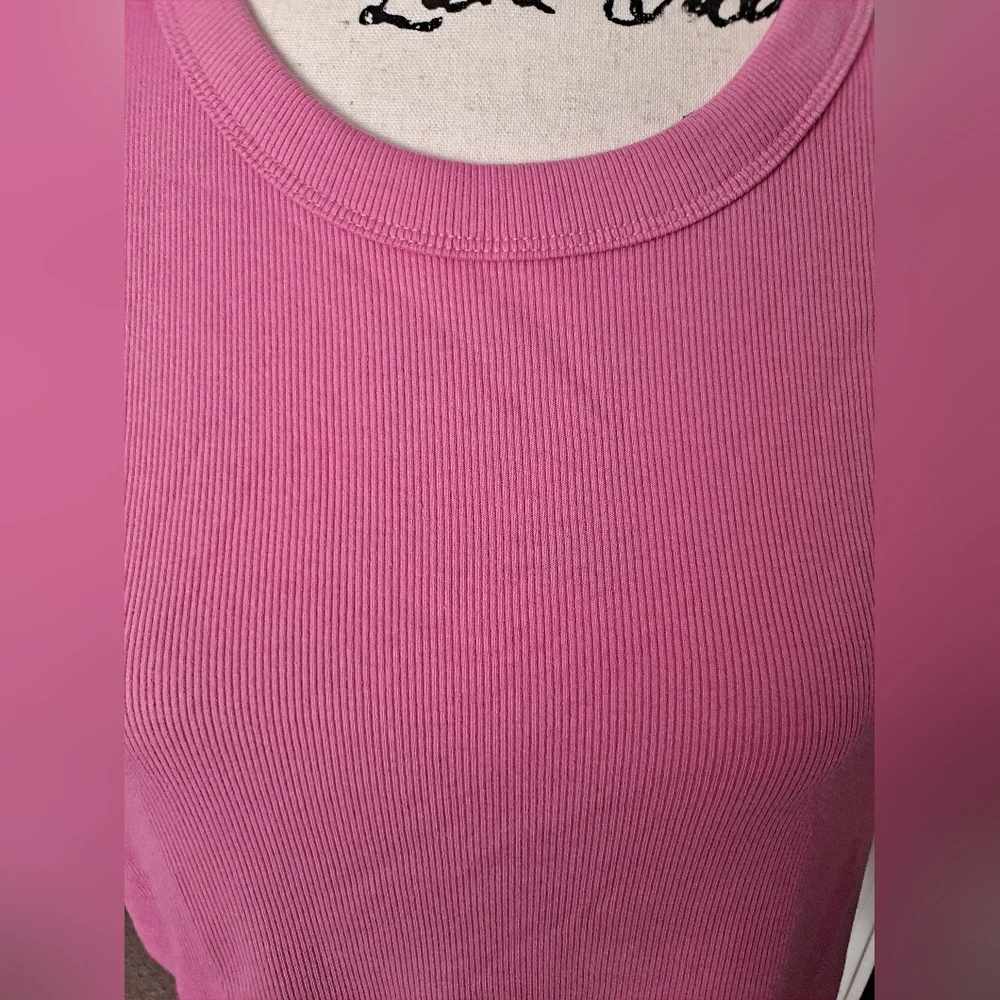 Old Navy Ribbed Top - Picture 3 of 7